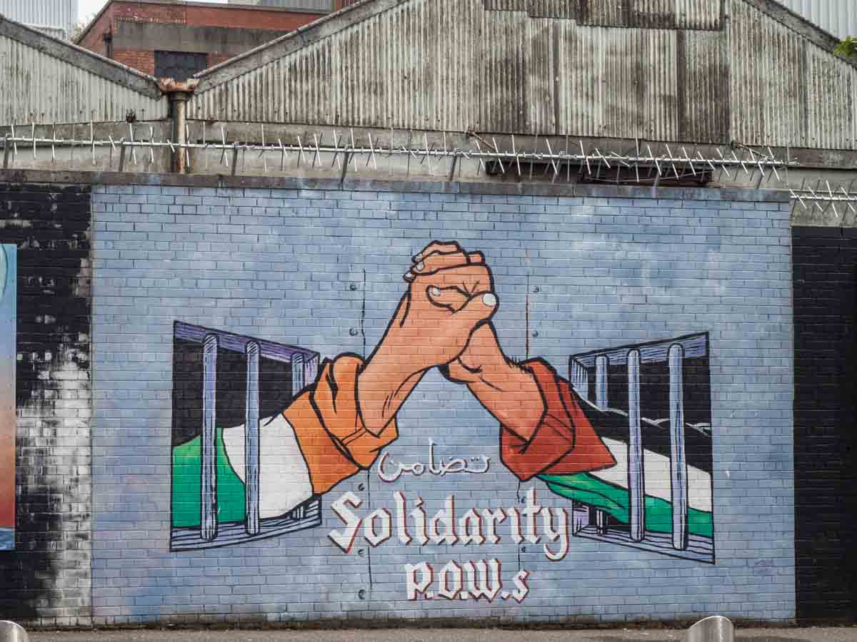 Black Cab Tour Belfast Murals POWs