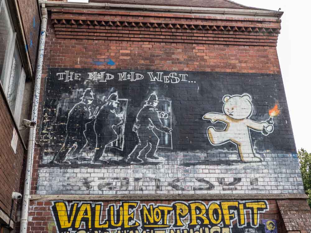 Stokes Croft Banksy stencil: Mild Mild West