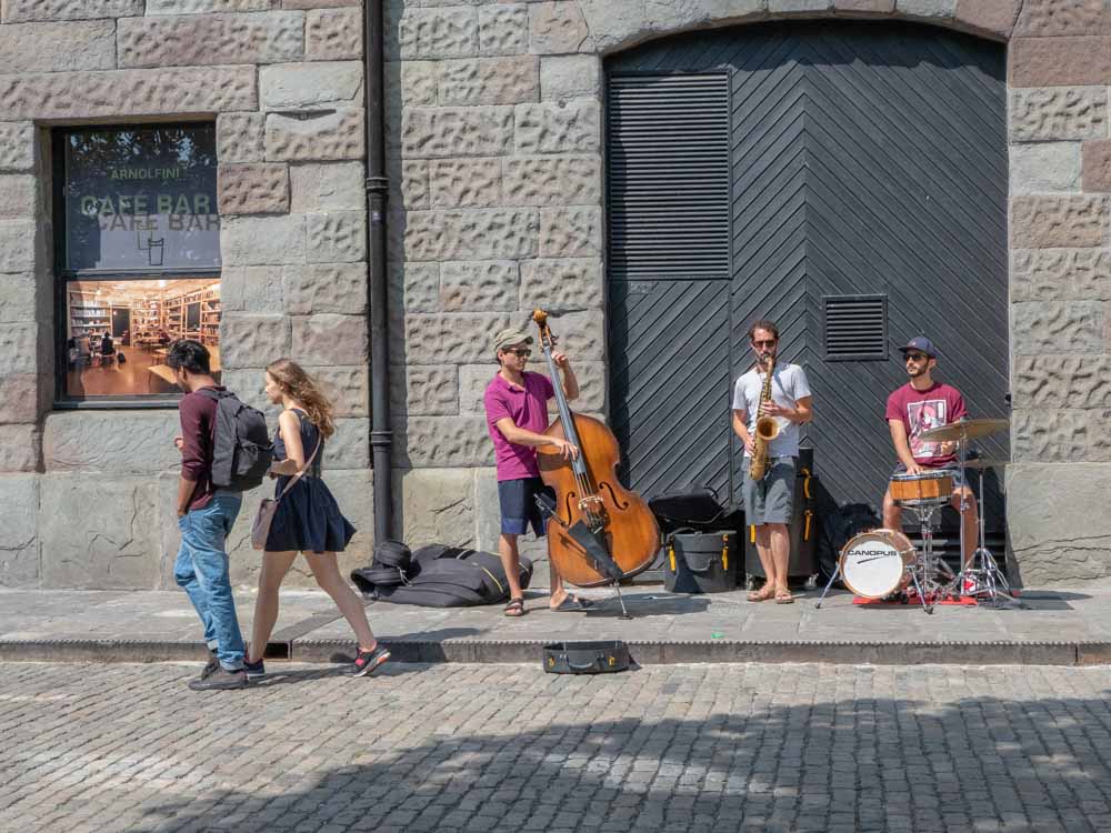 Bristol Arnolfini street musicians
