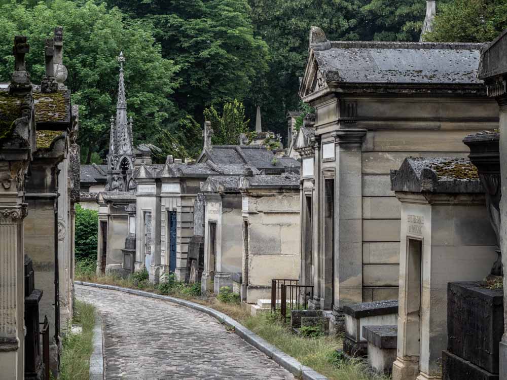 Spend four days in Paris and visit Pere-Lachaise cemetary
