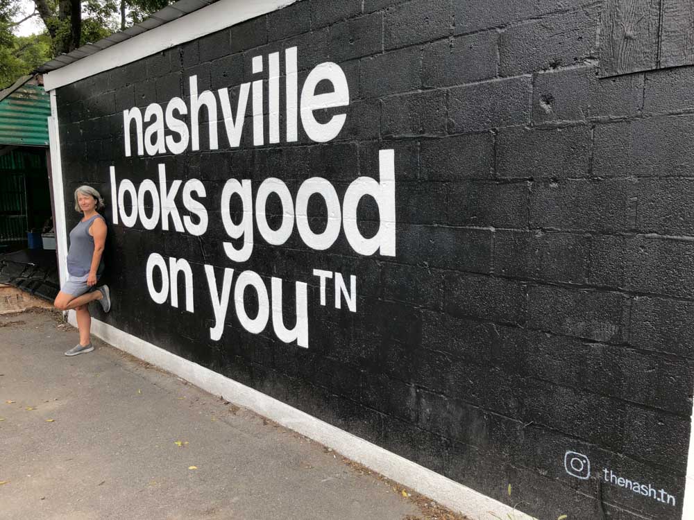 Nashville Looks Good on You Mural