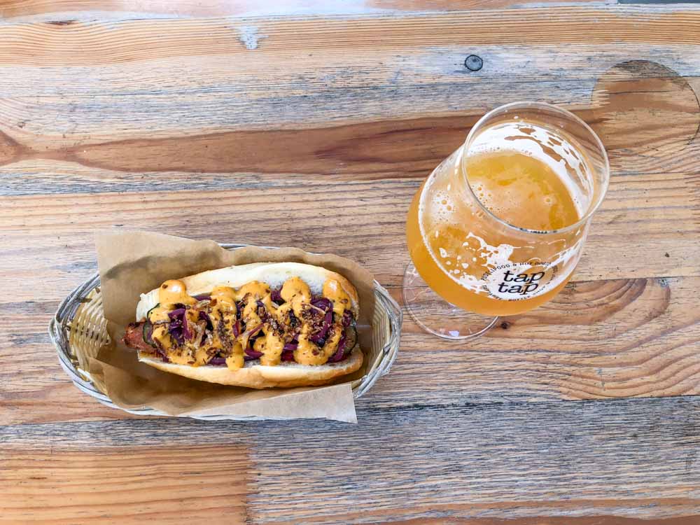 TapTap beer and hotdog in Tallinn