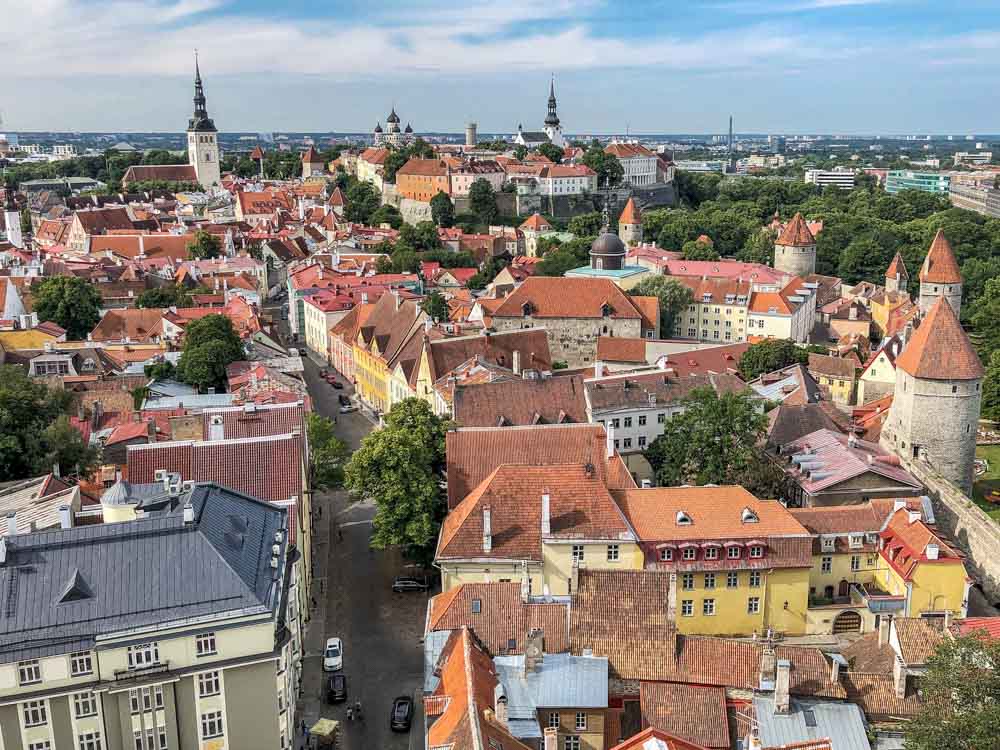 Top Spots and Tips for Spending One Day in Tallinn, Estonia Estonia_Tallinn_toompeaahill_view
