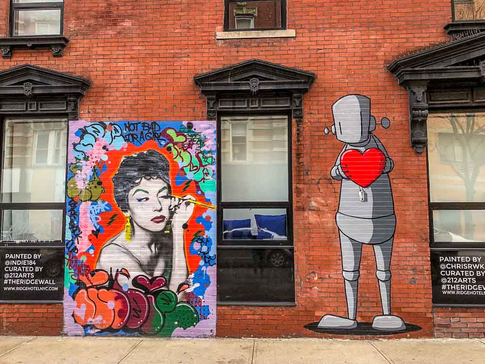 NYC street art mural: heart by Chrisrwk