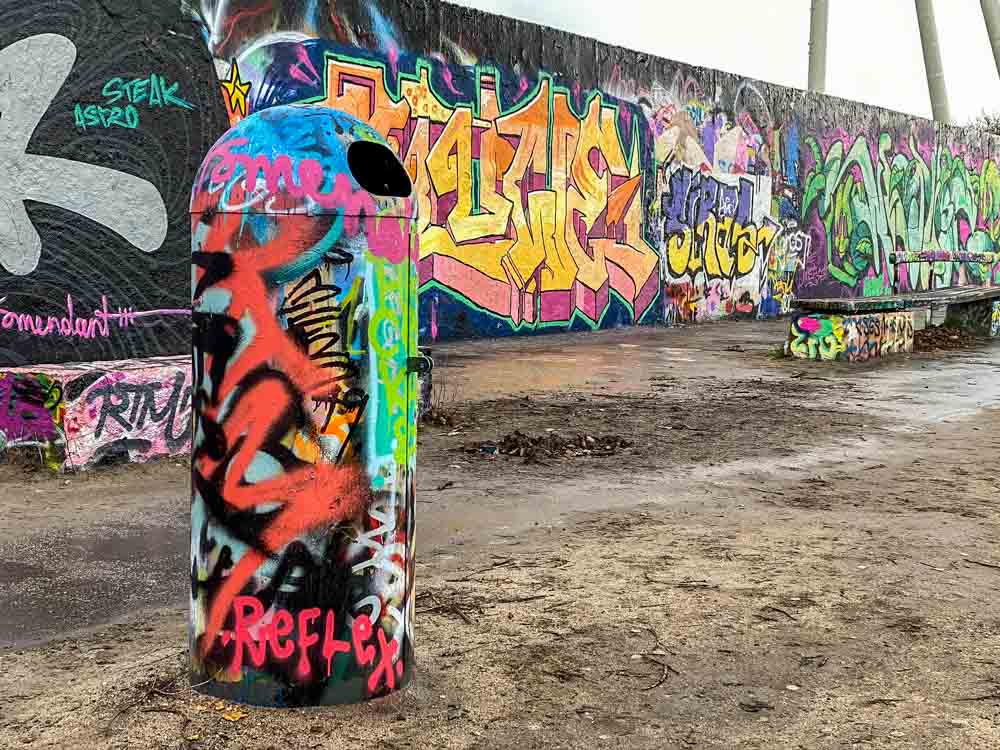 Mauer Park Berlin- graffiti garbage can