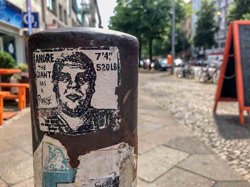 Berlin graffiti: Obey Giant sticker