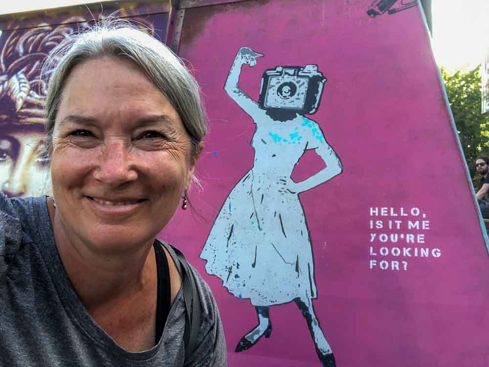 Berlin graffiti in Teufelsberg- its it me
