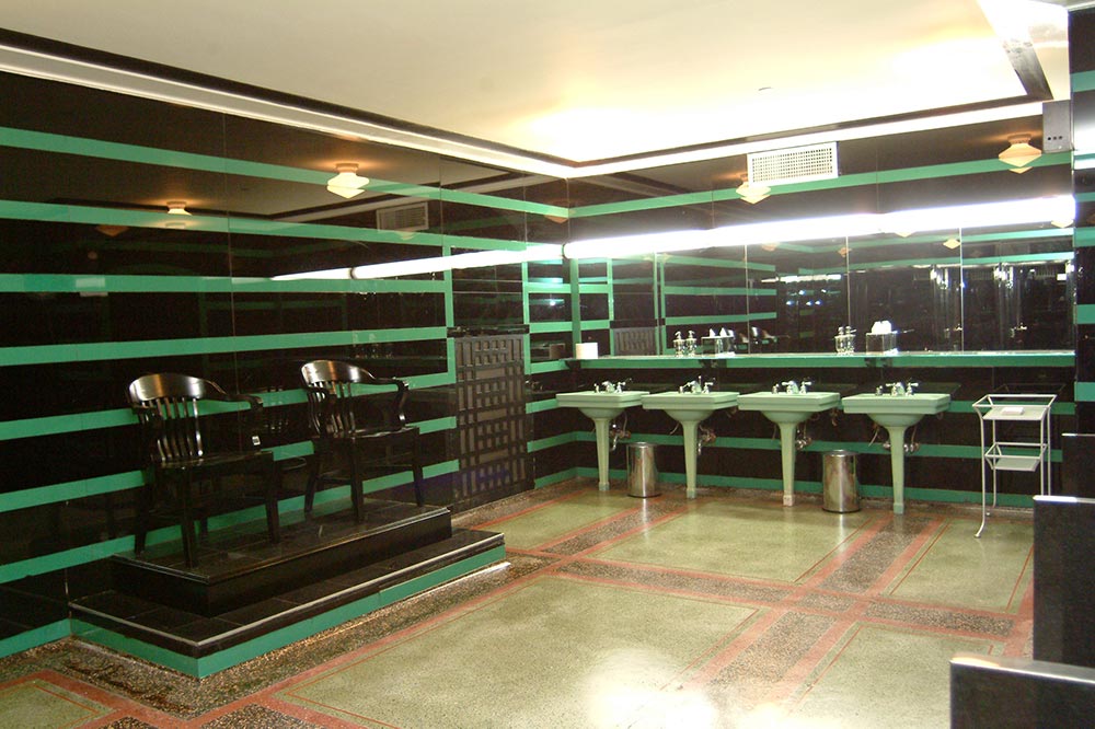 Nashville Hermitage hotel bathroom. Green and black men's room