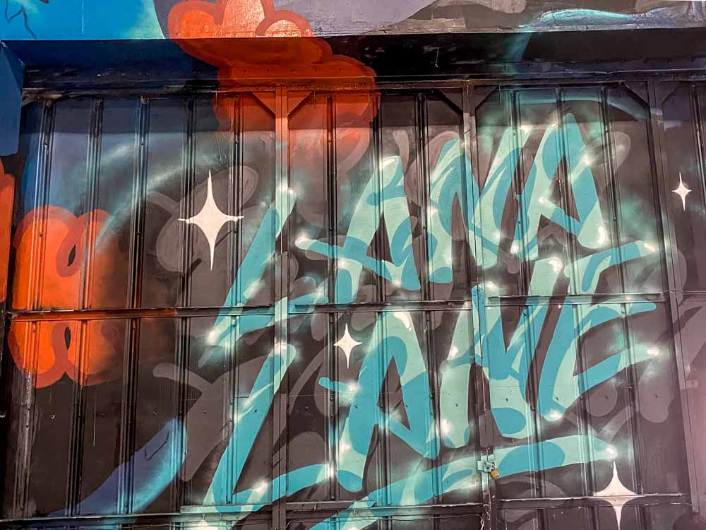 Lana Lane in Honolulu Hawaii: mural