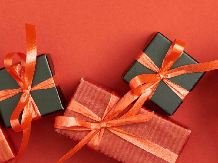 small travel gifts red