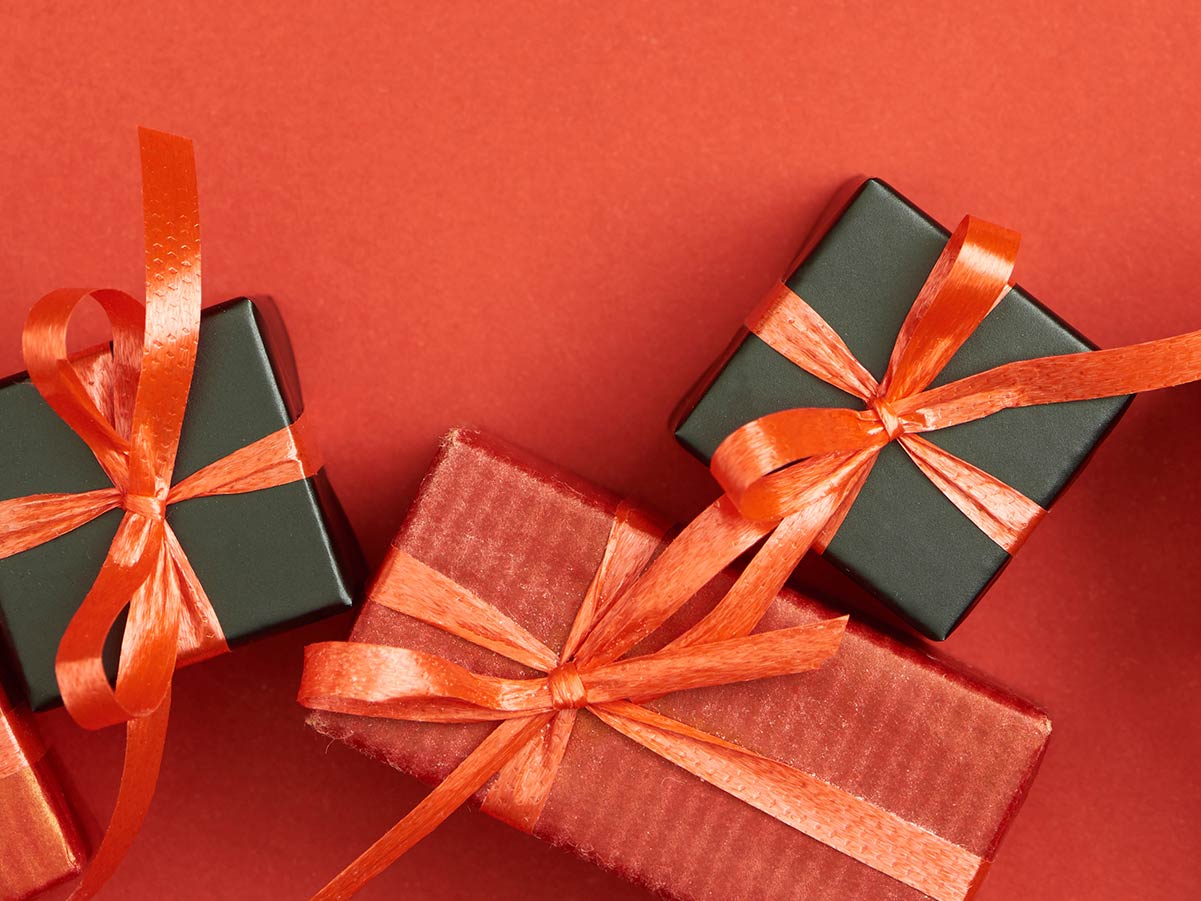 small travel gifts red