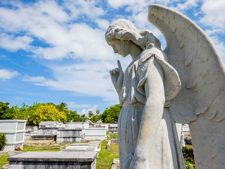 Key West cemetery statue
