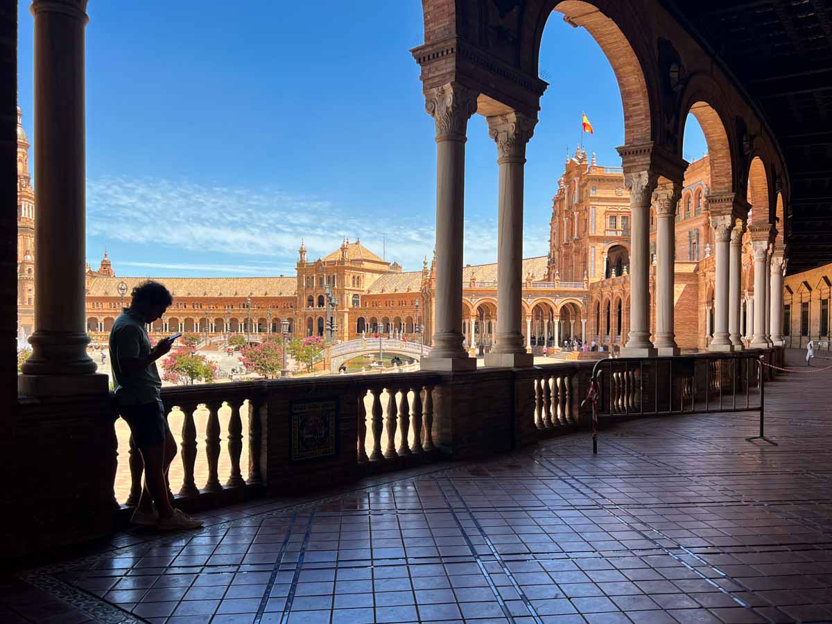 Cool Spanish Cities: Plaza de España in Seville, with arches.