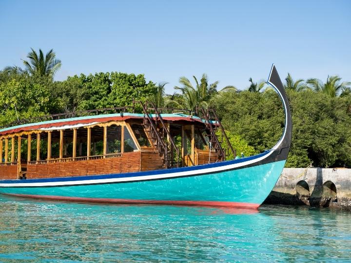 The Maldivian "dhoni"