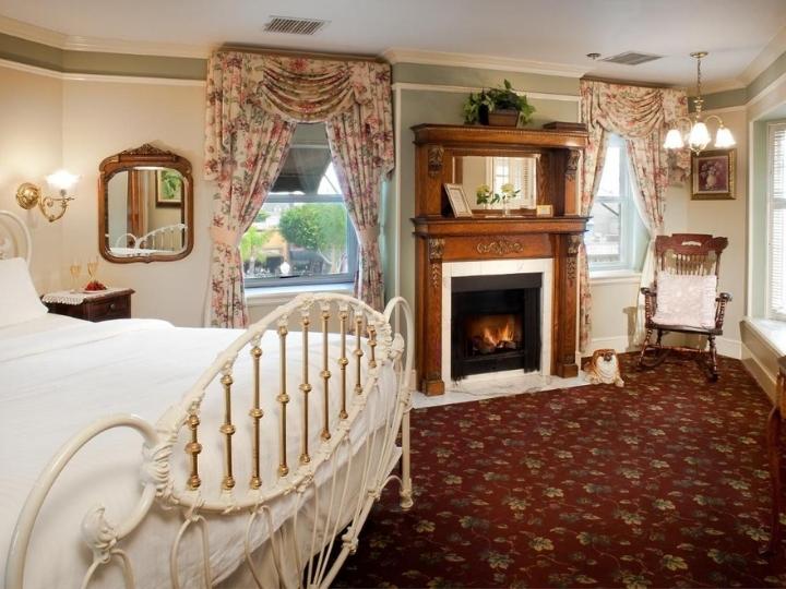 Doryman's Oceanfront Inn