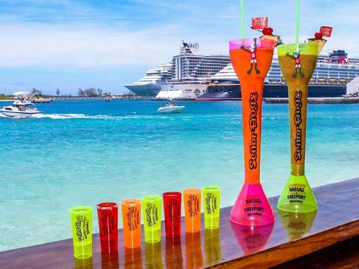 Caribbean vs Bahamas:&nbsp;Which is Best for Partying?