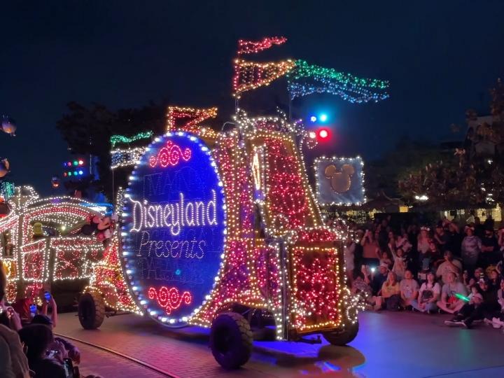 Main Street Electrical Parade